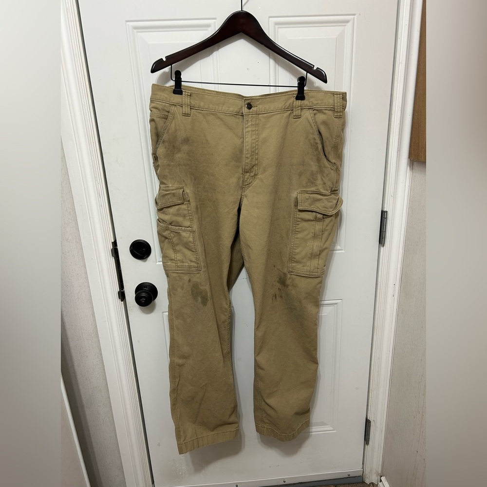 Men's Carhartt Tan Cargo Work Pants
Some Wear As Seen in Photos